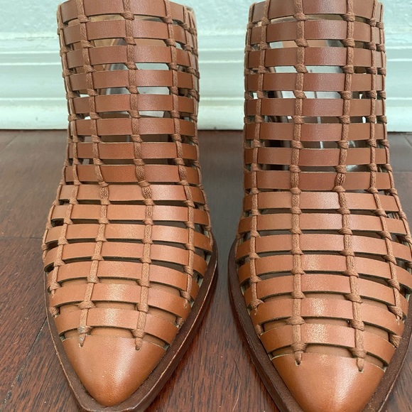 Dolce Vita DV New summer Booties color caramel size 9.5 no box - Picture 3 of 6